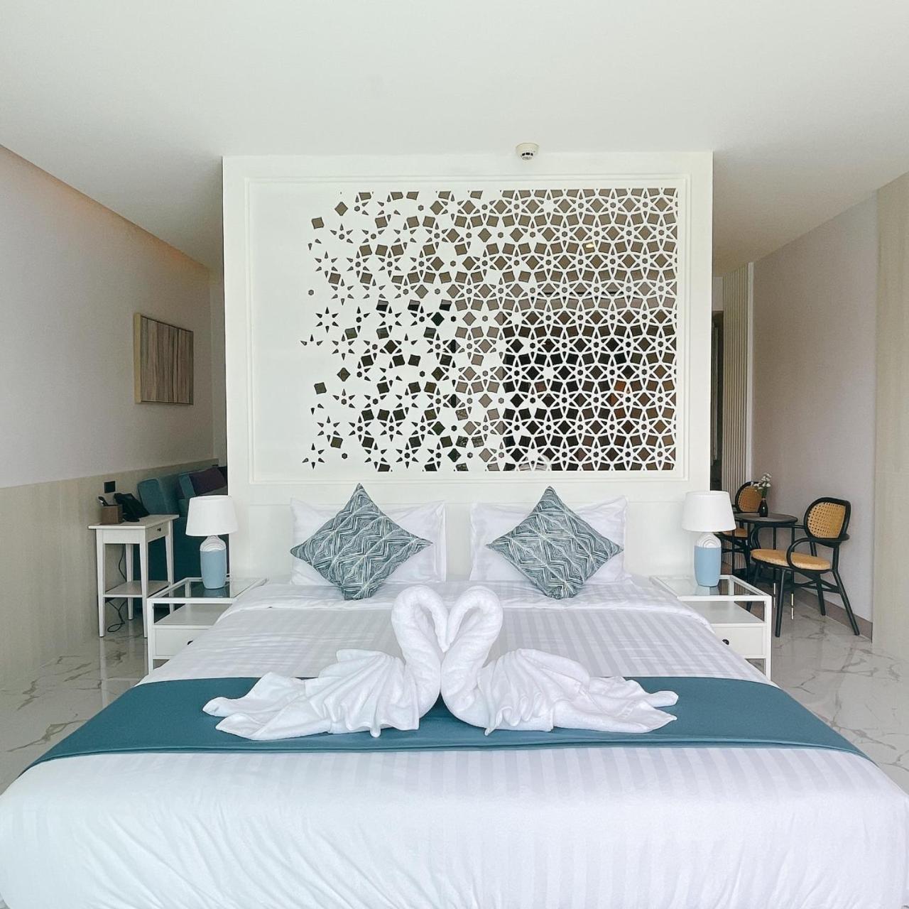 Sand Dance Hotel Прачуап Кири Кан Екстериор снимка